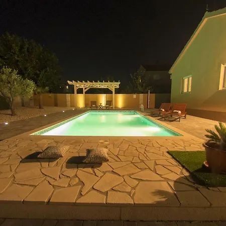 펜션 Kuca Za Odmor Marija Policnik